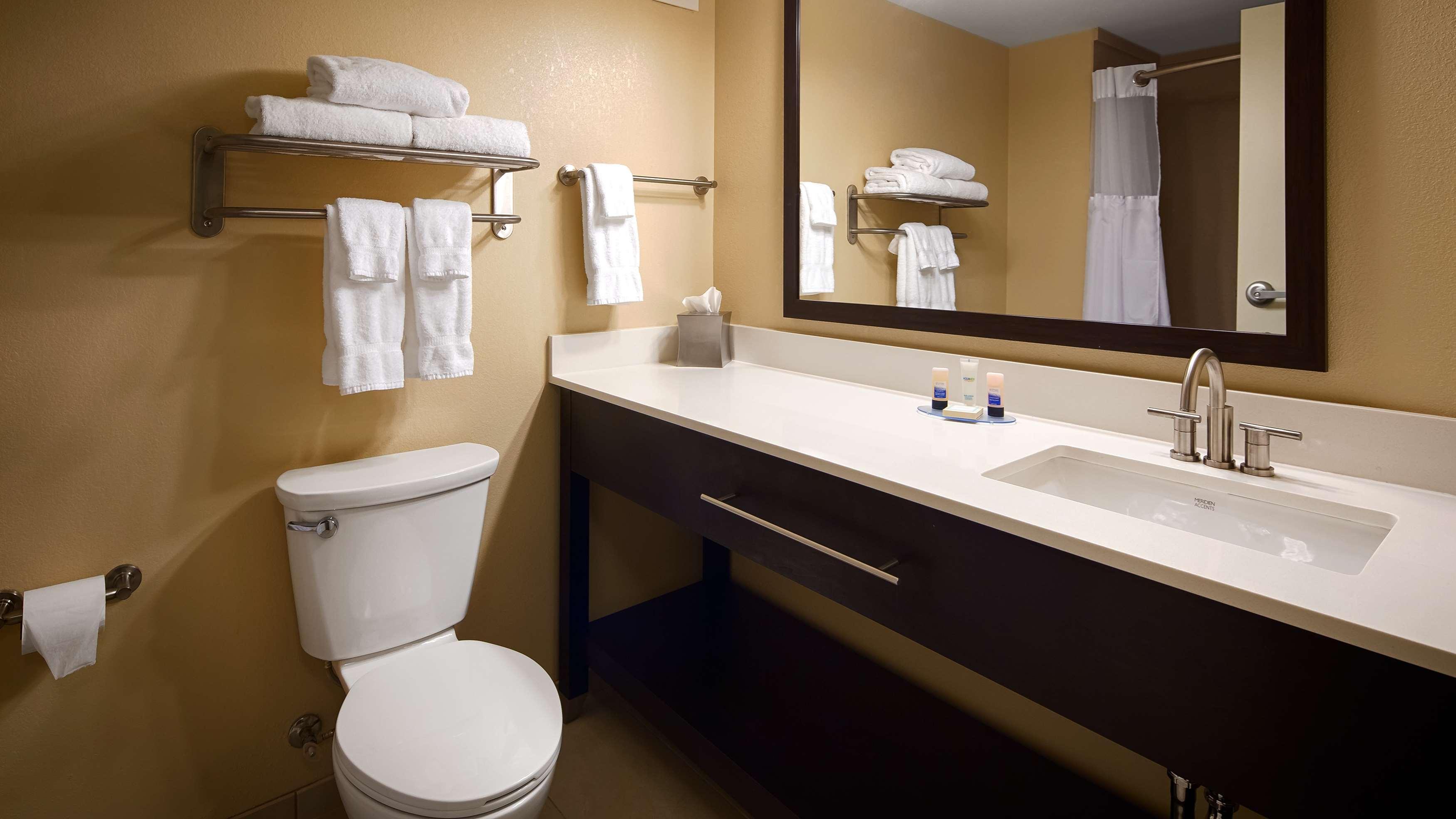 Best Western Plus Thornburg Inn & Suites מראה חיצוני תמונה