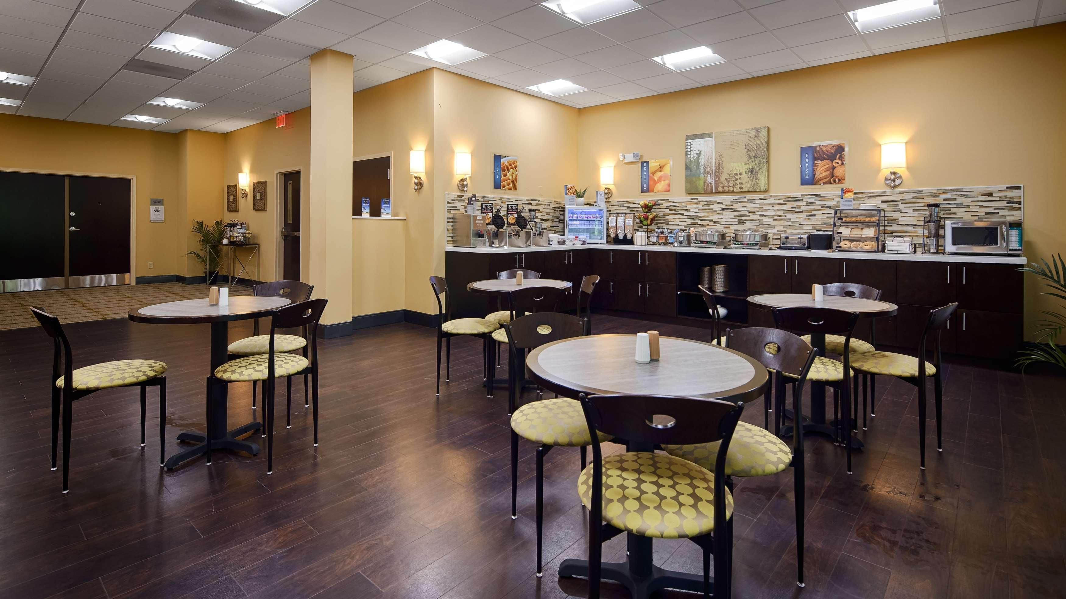 Best Western Plus Thornburg Inn & Suites מראה חיצוני תמונה