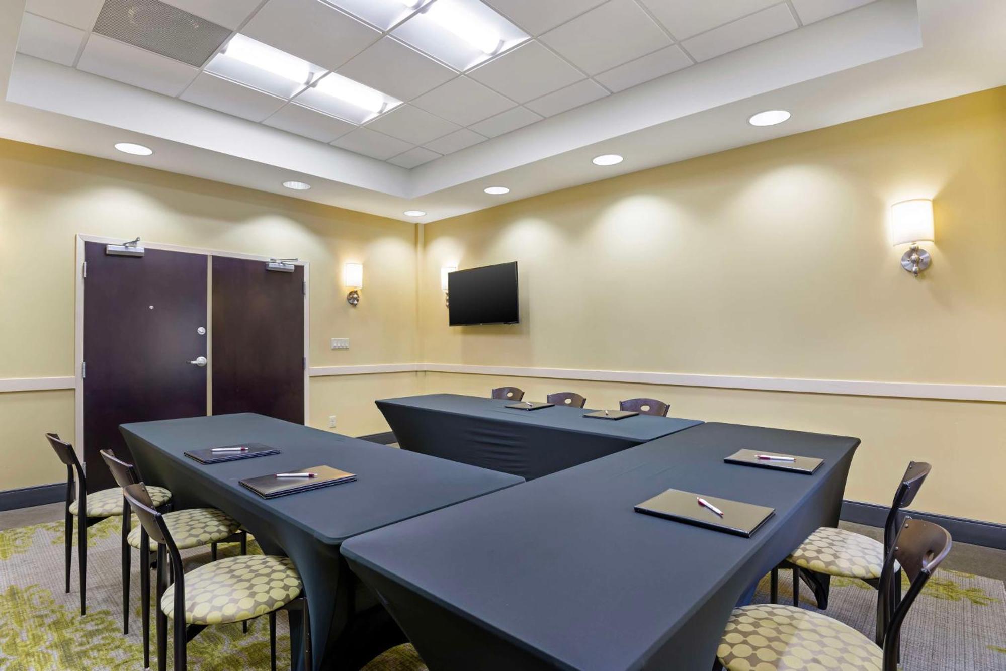 Best Western Plus Thornburg Inn & Suites מראה חיצוני תמונה