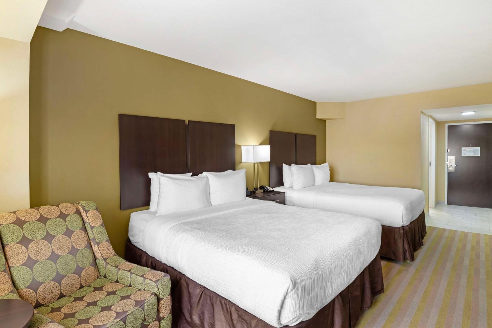Best Western Plus Thornburg Inn & Suites מראה חיצוני תמונה