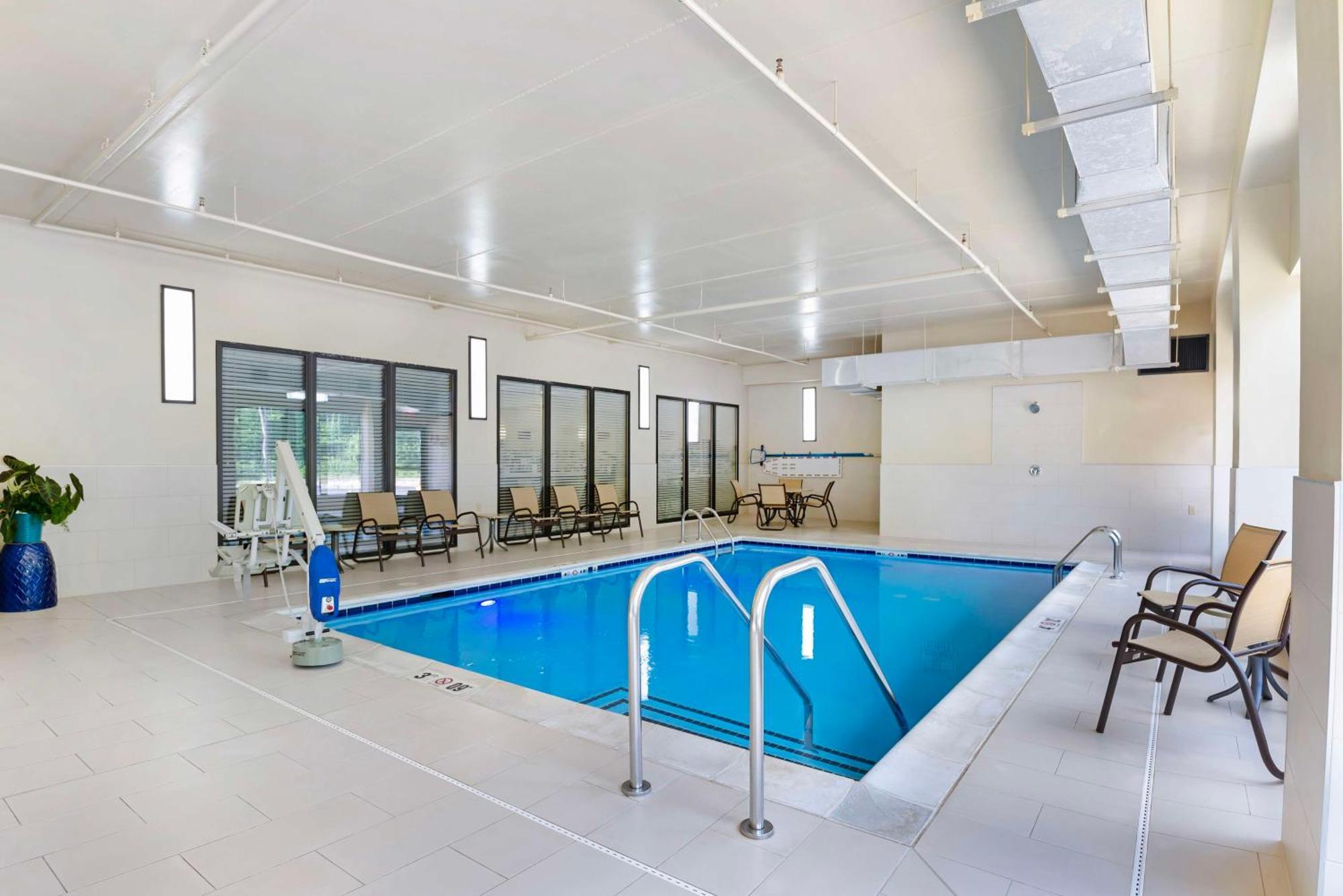 Best Western Plus Thornburg Inn & Suites מראה חיצוני תמונה
