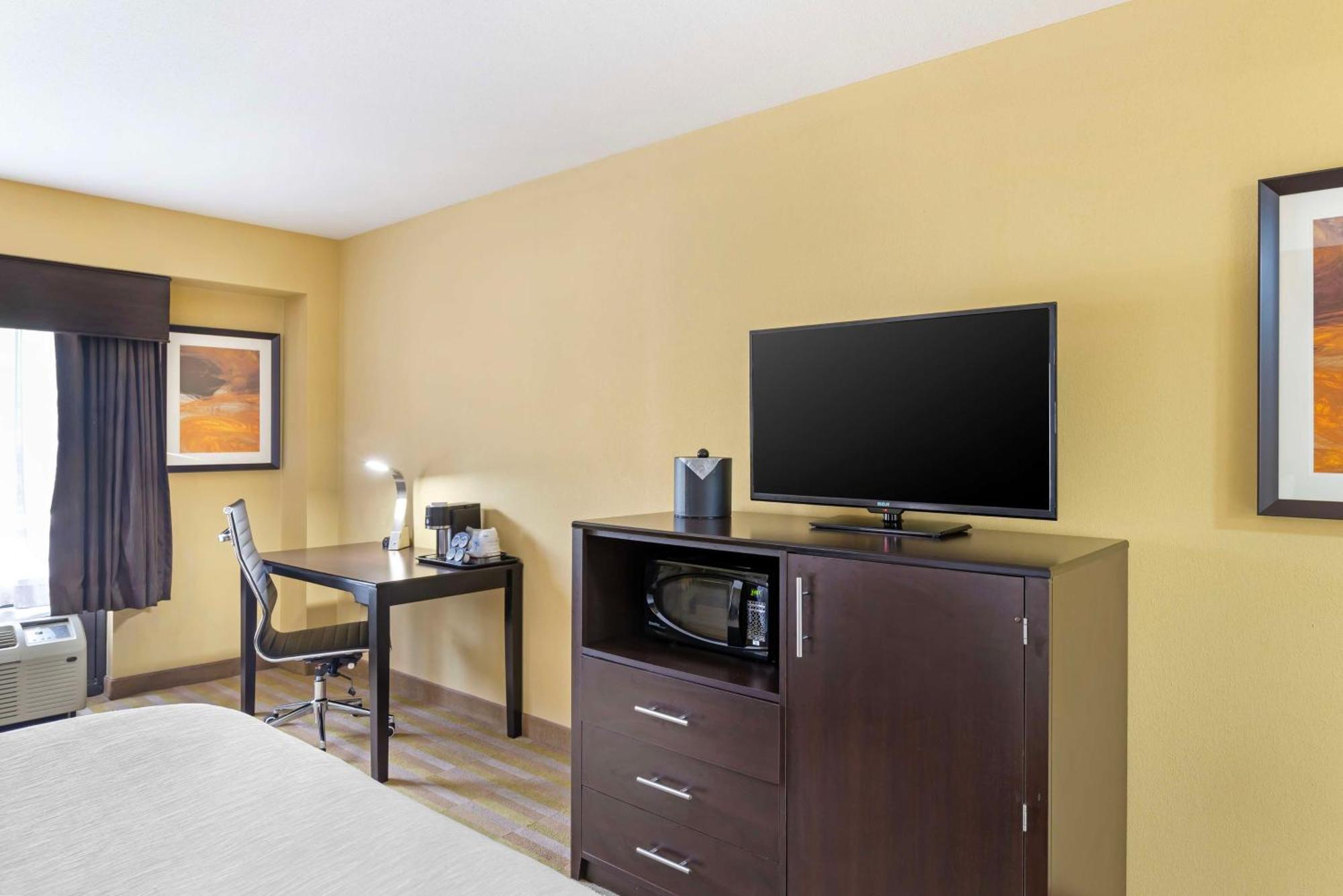 Best Western Plus Thornburg Inn & Suites מראה חיצוני תמונה