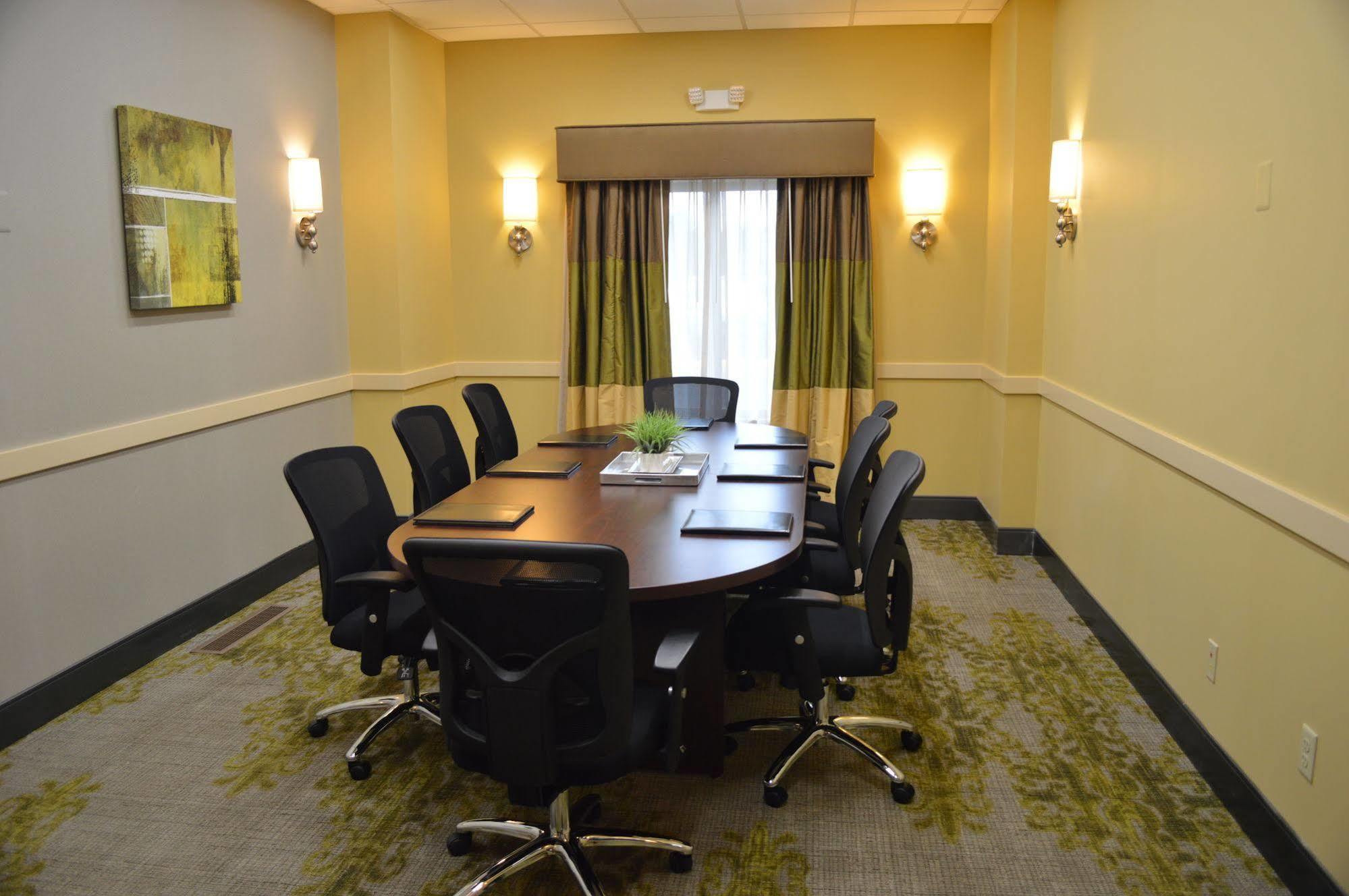 Best Western Plus Thornburg Inn & Suites מראה חיצוני תמונה